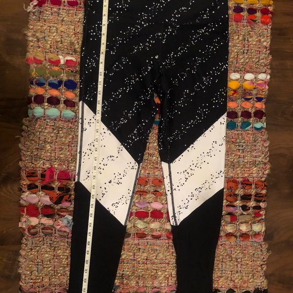 Mid-rise Mesh Fabletics Leggings - Picture 3 of 7